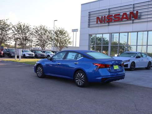 New 2025 Nissan Altima 2.5 SV image 5