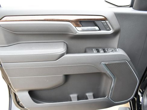 New 2026 GMC Sierra 1500 Elevation w/ LPO, Elevation Black Package image 15
