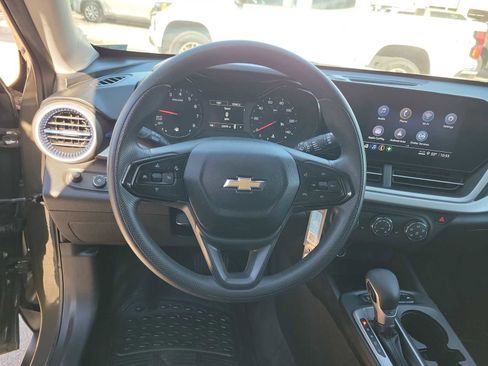 Used 2024 Chevrolet Trax LS w/ LS Convenience Package image 15