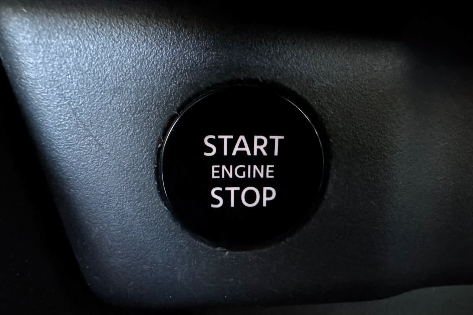 Used 2025 Nissan Rogue SV AWD/4WD image 22