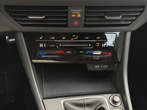 Used 2025 Volkswagen Jetta Sport image 26