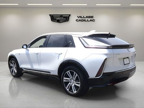 Certified 2024 Cadillac Lyriq Tech RWD image 3