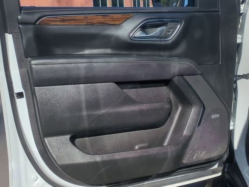 Used 2023 Chevrolet Suburban Premier image 30