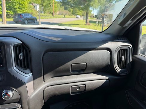 Used 2020 GMC Sierra 2500 4x4 Crew Cab w/ Convenience Package image 33