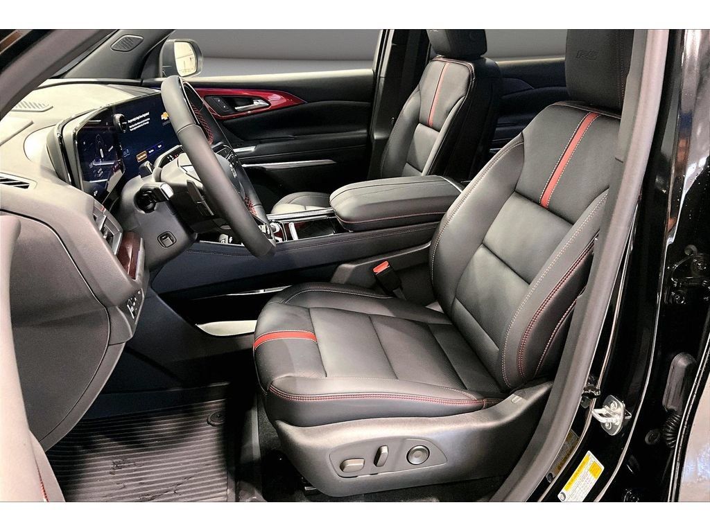 New 2026 Chevrolet Traverse RS w/ LPO, Floor Liner Package FWD image 10