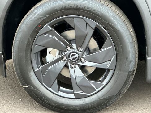 New 2026 Nissan Rogue SV AWD/4WD image 24