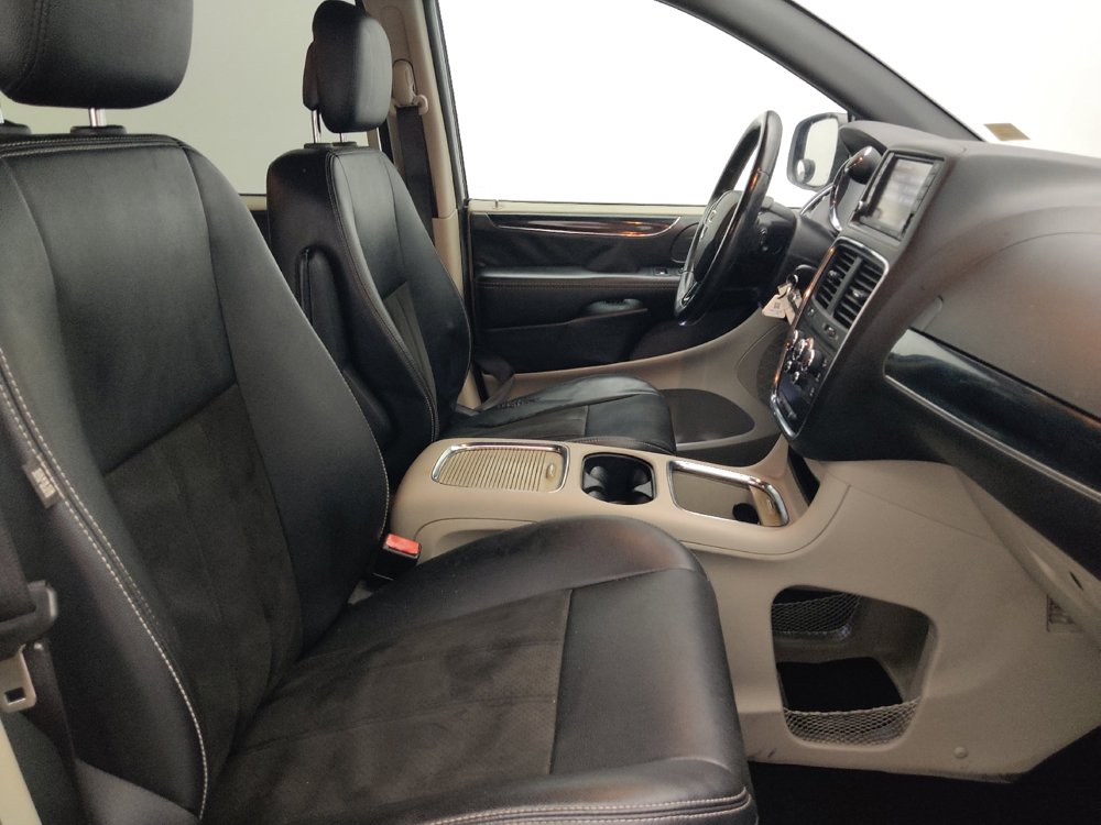 Used 2019 Dodge Grand Caravan SXT FWD image 21