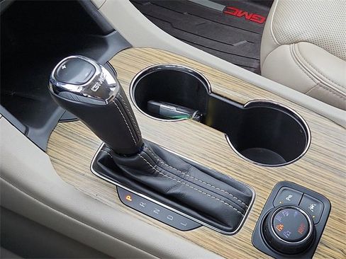 Certified 2018 GMC Acadia Denali w/ Technology Package image 16