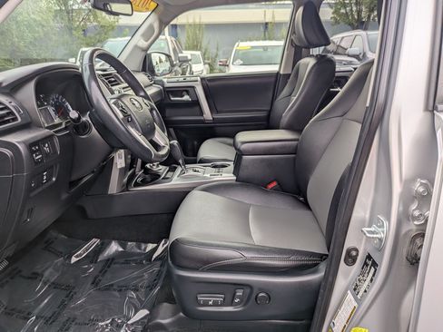 Used 2018 Toyota 4Runner SR5 Premium AWD/4WD image 26