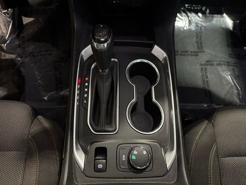 Used 2020 Chevrolet Traverse LT image 18