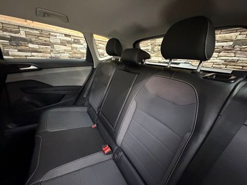 Used 2022 Volkswagen Taos SE image 29