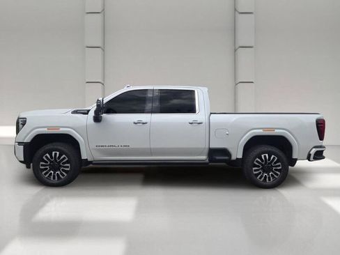 Used 2025 GMC Sierra 3500 Denali Ultimate AWD/4WD image 4