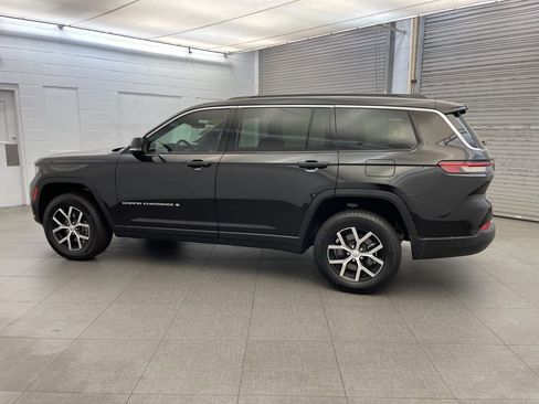 Certified 2024 Jeep Grand Cherokee L Limited w/ Luxury Tech Group II image 10