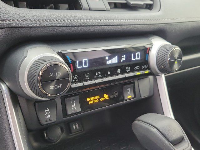Used 2019 Toyota RAV4 XLE FWD image 30