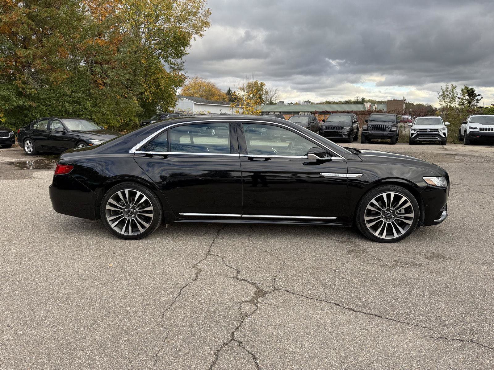 Used 2019 Lincoln Continental Reserve AWD/4WD image 6