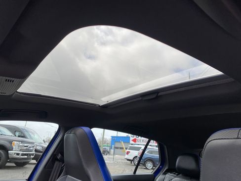 Used 2023 Volkswagen Golf R image 12