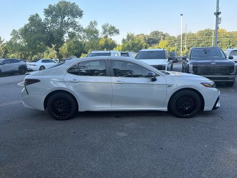 Used 2023 Toyota Camry SE w/ Convenience Package FWD image 9