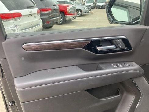 Used 2025 Chevrolet Tahoe LT image 5