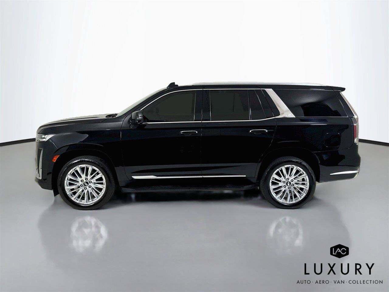 Used 2022 Cadillac Escalade Luxury AWD/4WD image 8