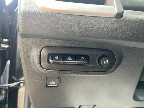 Used 2023 GMC Terrain SLT w/ Tech Package FWD image 24