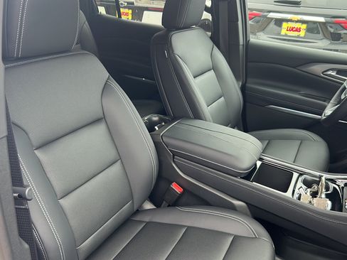 New 2026 Chevrolet Traverse LT w/ Driver Confidence Package AWD/4WD image 13