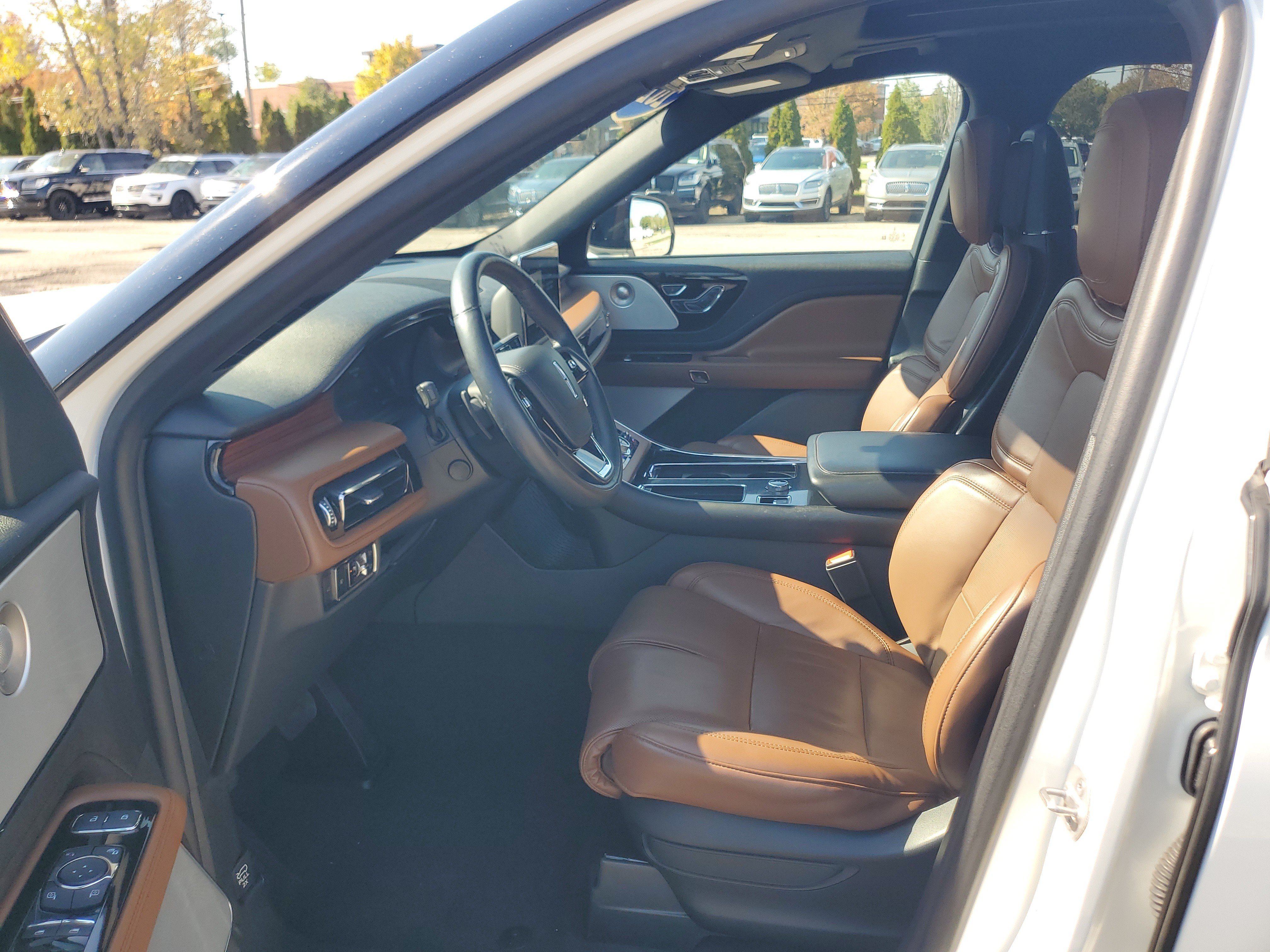 Certified 2023 Lincoln Aviator Reserve w/ Equipment Group 201A AWD/4WD image 12