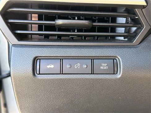 Used 2024 Nissan Altima 2.5 SV image 18