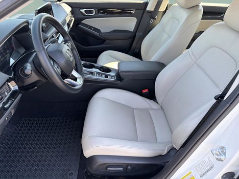 Used 2024 Honda Civic Touring image 31