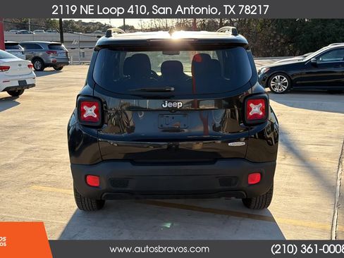 Used 2016 Jeep Renegade Latitude FWD image 3