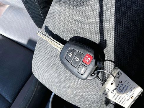 Used 2017 Toyota Corolla XSE FWD image 26