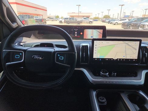 Used 2025 Ford Expedition Tremor AWD/4WD image 11