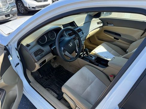 Used 2010 Honda Accord LX image 7