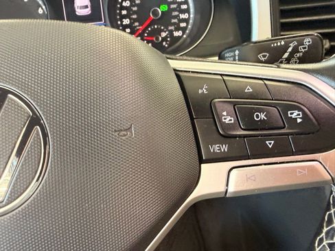 Used 2021 Volkswagen Atlas Cross Sport SE image 25