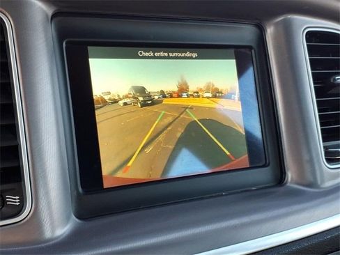 Used 2022 Dodge Charger SXT image 11