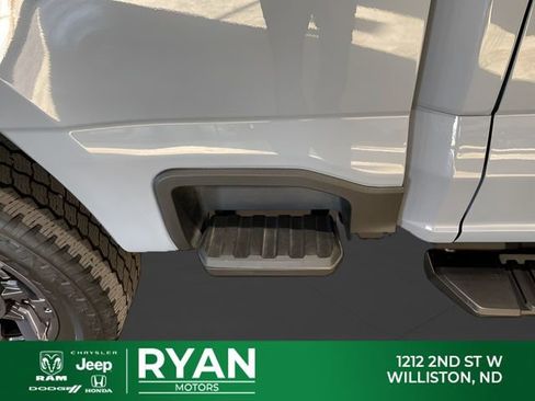 Used 2024 Ford F250 Lariat w/ Sport Appearance Package image 15