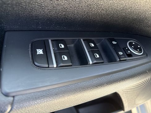 Used 2019 Kia Forte LXS FWD image 13