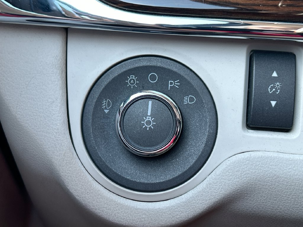 Used 2010 Lincoln MKS FWD image 21