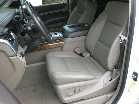 Used 2019 Chevrolet Tahoe Premier RWD image 15