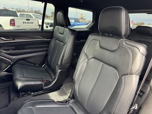 Certified 2024 Jeep Grand Cherokee L Overland w/ Advanced Protech Group III image 15