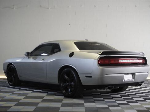 Used 2009 Dodge Challenger SRT8 w/ SRT Option Group II image 3