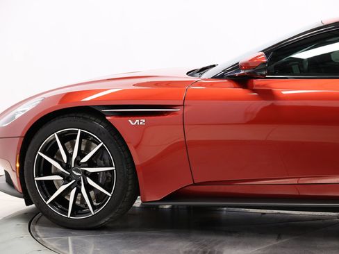 Used 2018 Aston Martin DB11 V12 RWD image 6