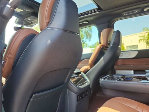 Certified 2024 Lincoln Navigator Reserve AWD/4WD image 12