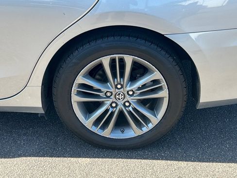 Used 2016 Toyota Camry SE FWD image 23