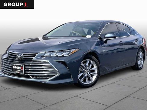 Used 2022 Toyota Avalon XLE image 1