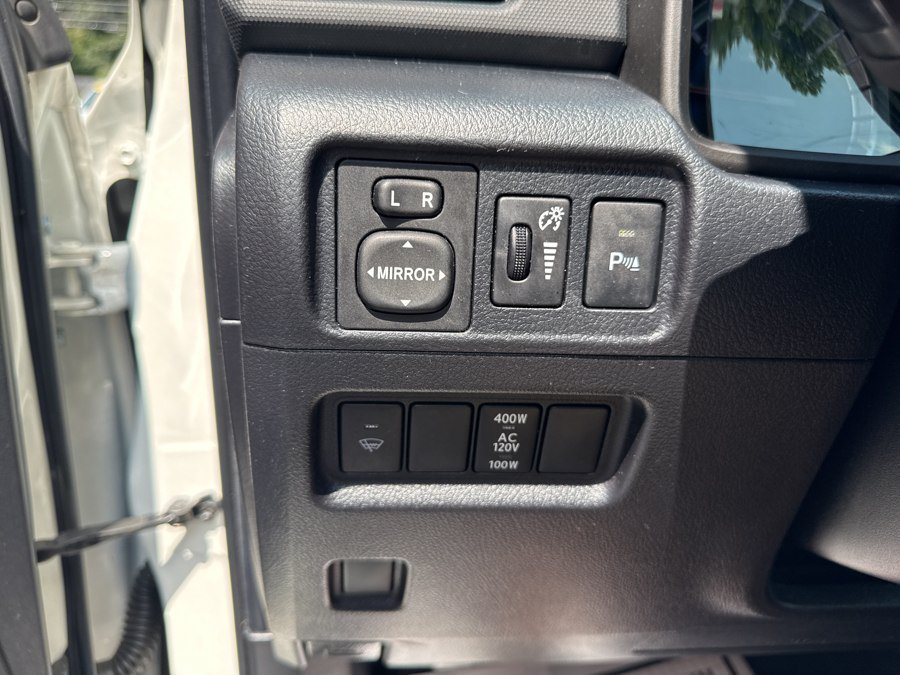 Used 2017 Toyota 4Runner Limited AWD/4WD image 30