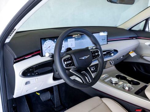 New 2026 Genesis GV70 2.5T Advanced AWD/4WD image 17