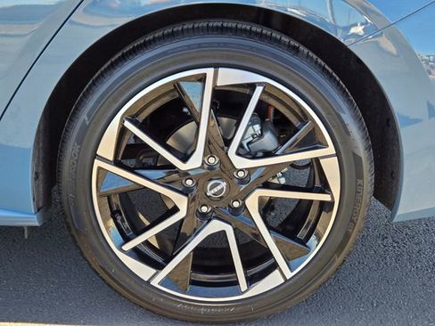 Used 2025 Nissan Sentra SR image 8