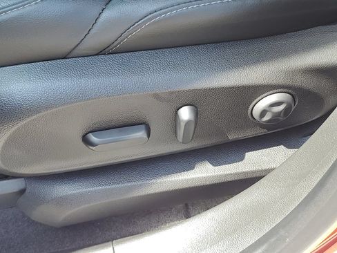Used 2019 Buick Envision Essence FWD image 16