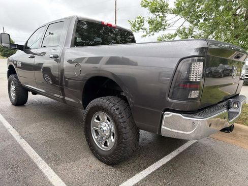 Used 2018 RAM 3500 Tradesman w/ Chrome Appearance Group AWD/4WD image 3