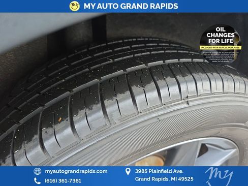 Used 2023 Volkswagen Tiguan SE image 32